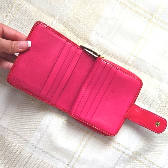 Coach Heritage Khaki Pink Stripe Wallet - Picture 9 of 16